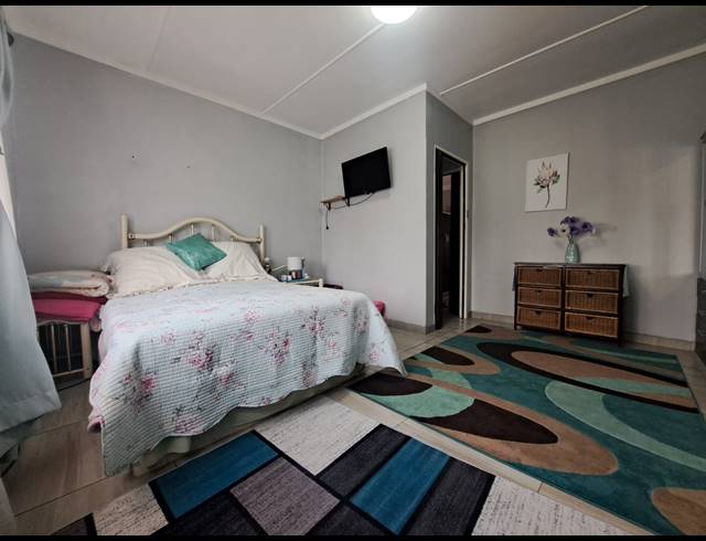 2 BEDROOM HOUSE FOR SALE IN VANDERBIJLPARK SE 1